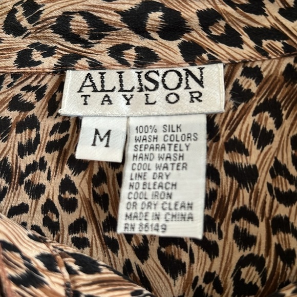 Allison Taylor Vintage Abstract Animal Feather Print Silk Blouse Size M - Picture 3 of 4